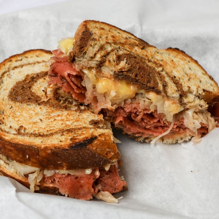 Delicious Pulled Pork Sandwiches: A Local Favorite